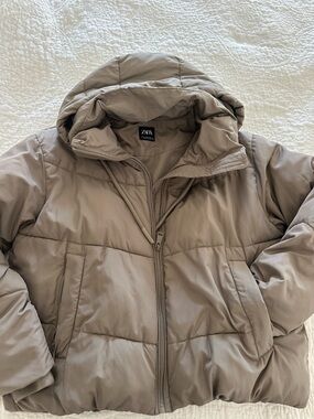Zara Taupe Puffer Jacket with Hood xs